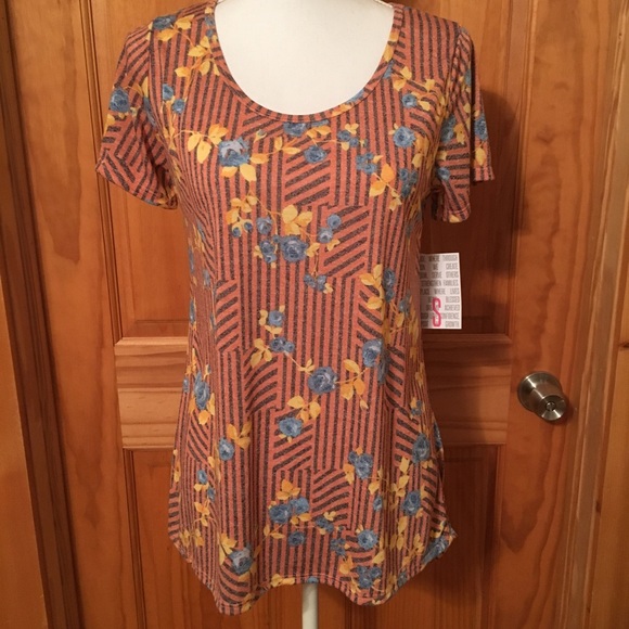 LuLaRoe Tops - Final Price Drop! NWT LulaRoe classic tee!!!
